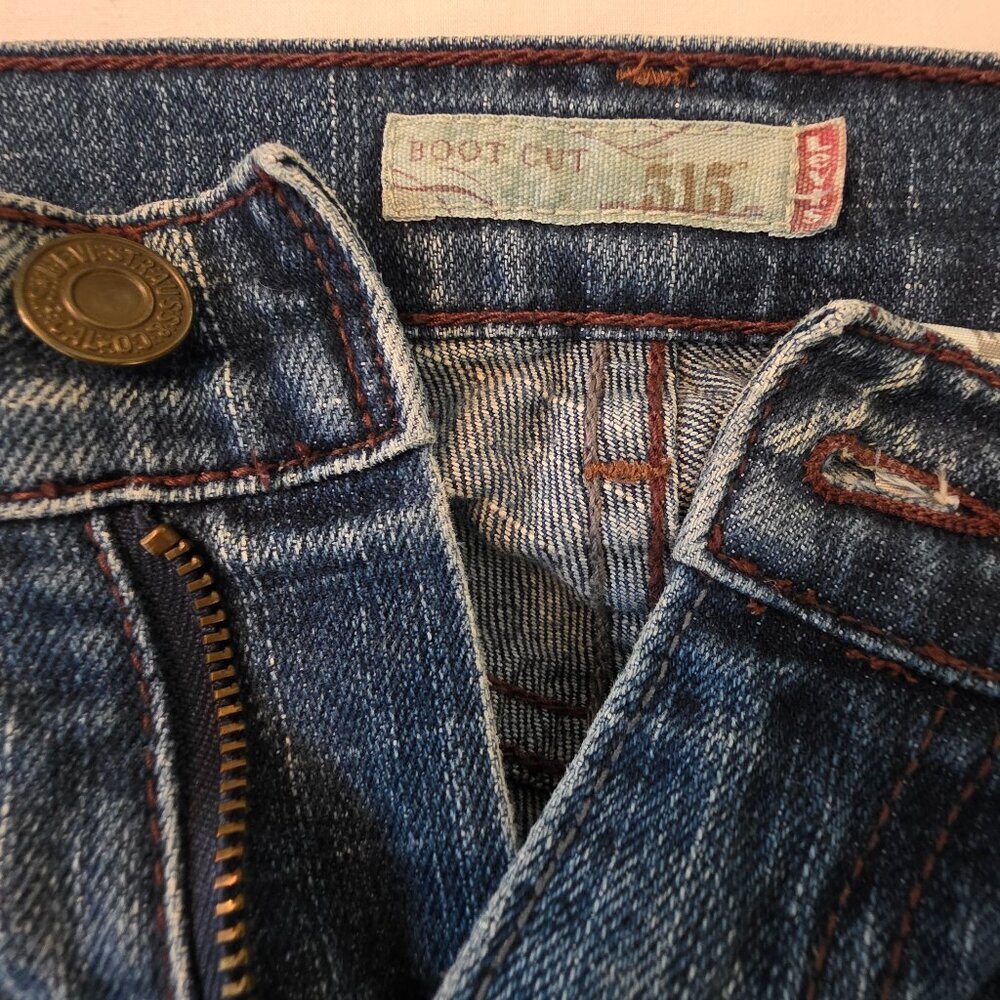 Levis Women's 515 Bootcut Distressed Denim Blue Jeans, Size 4M - Picture 8 of 9